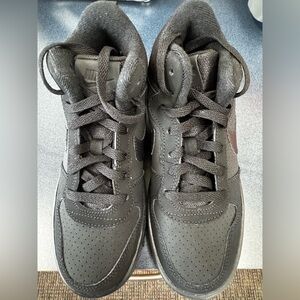 Nike Court Borough Mid new